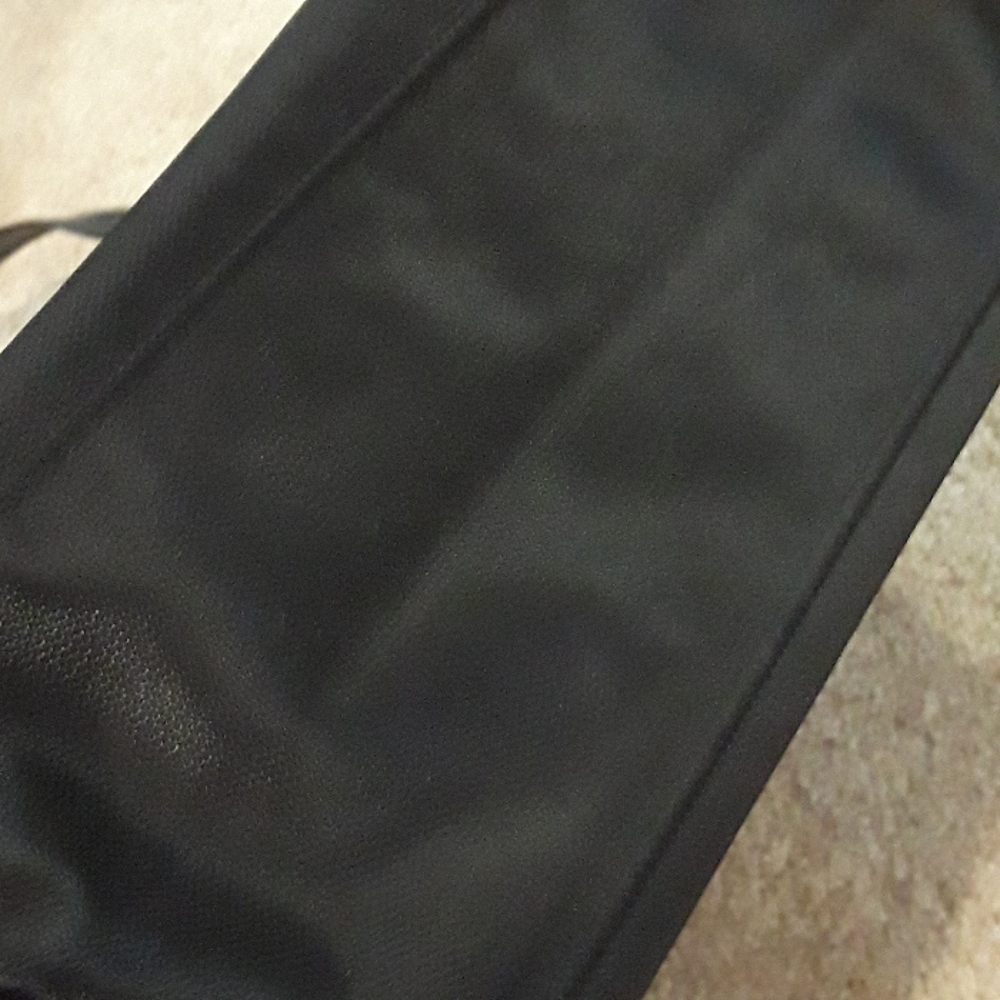 NWOT Calvin Klein Tote/Wristlet Set - Picture 7 of 8